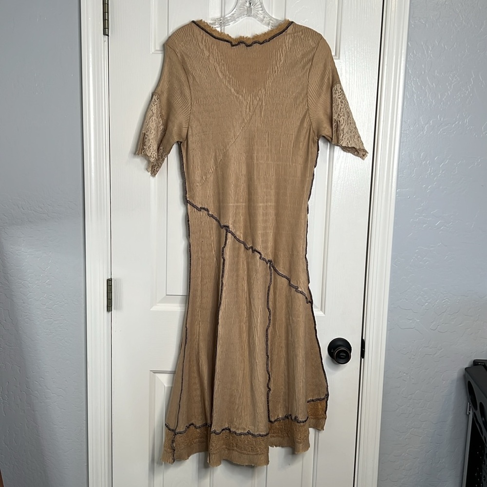 Komarov tan lace midi dress size small stretchy & comfortable - Picture 6 of 15